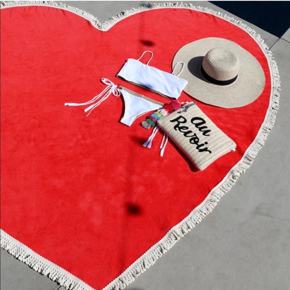 ban.do Accessories - Ban.do giant heart towel ❤️😍